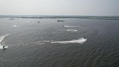 无人机航拍摩托艇水上运动7视频的预览图